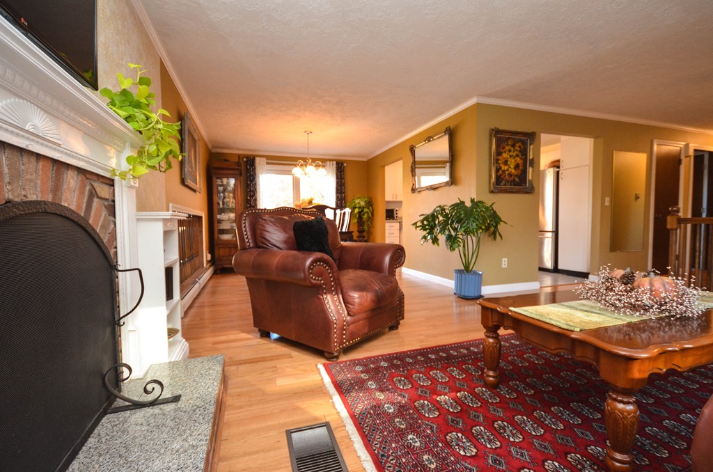 43 Dodge Road Sutton, MA 01590 - Photo 6 of 29