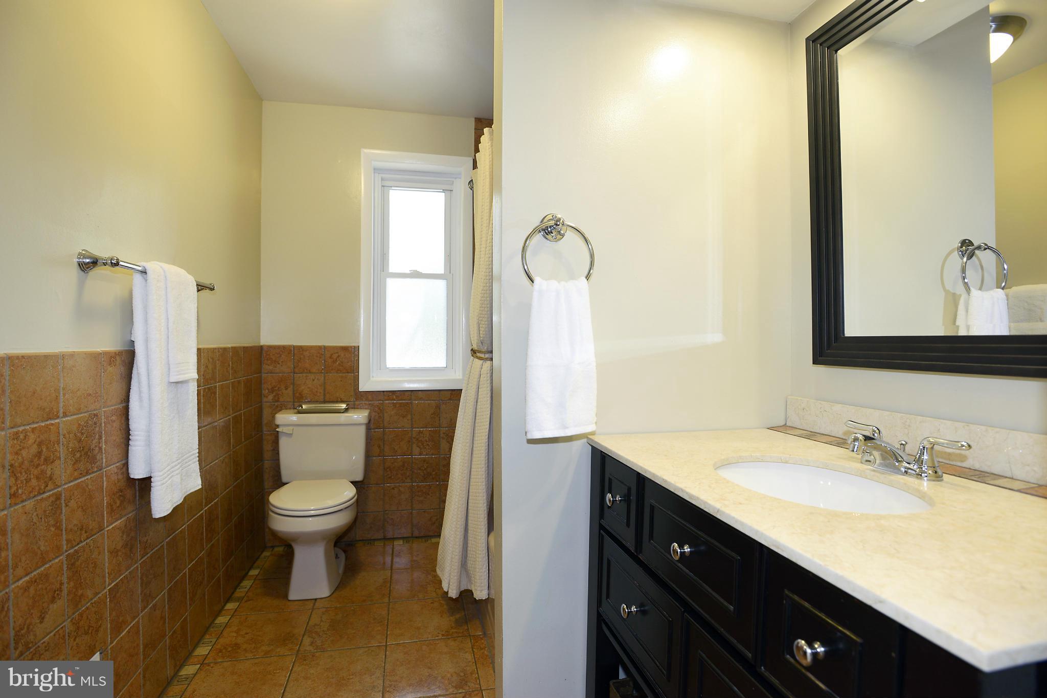 3300 Mail Road Westminster, MD 21157 - Photo 11 of 24 Main House - Full Bathroom