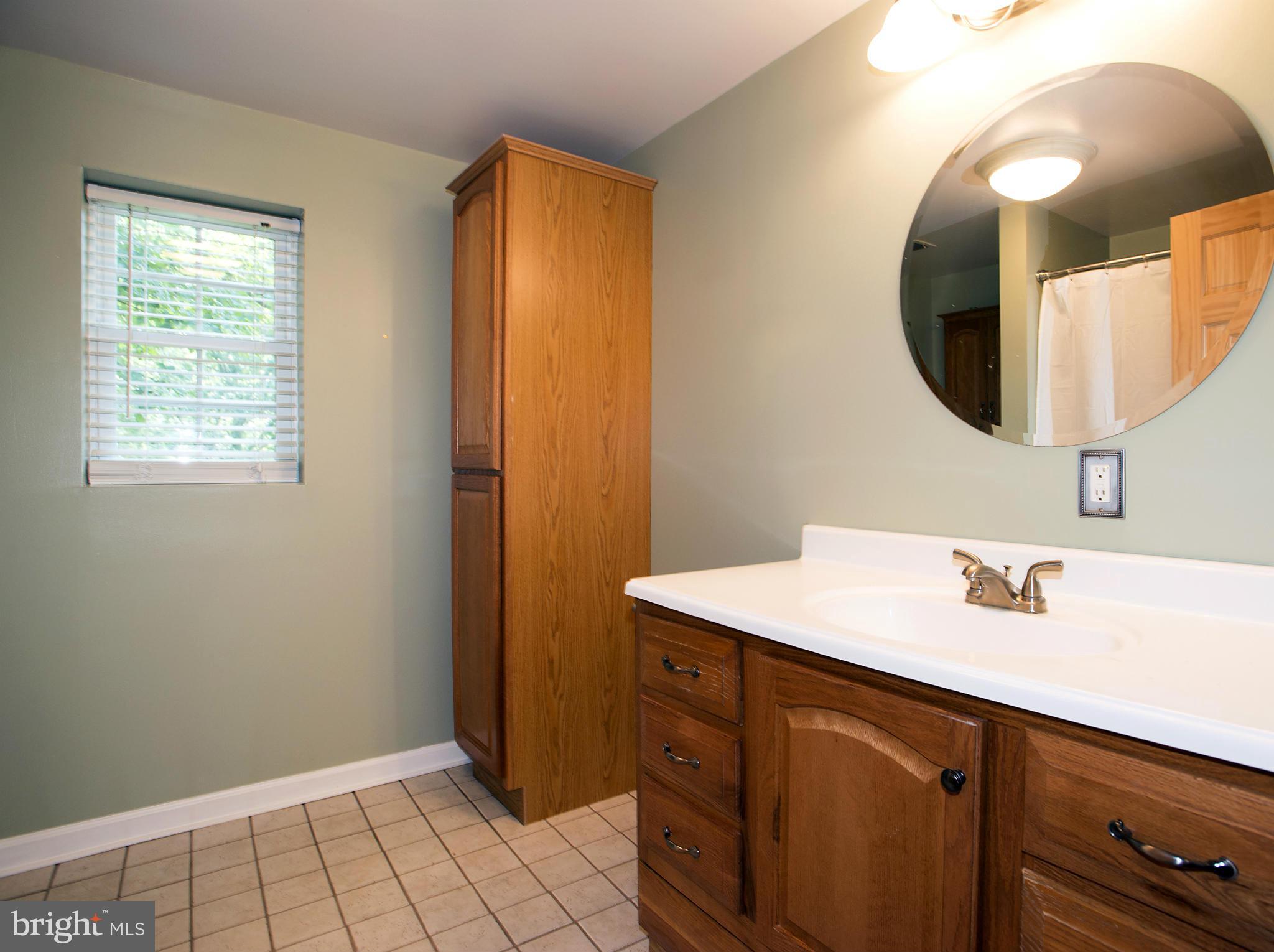 3300 Mail Road Westminster, MD 21157 - Photo 18 of 24 Guest House - Full Bathroom