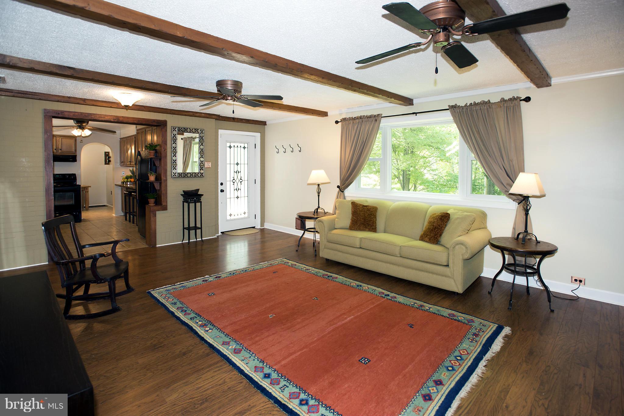 3300 Mail Road Westminster, MD 21157 - Photo 5 of 24 Main House - Living Room