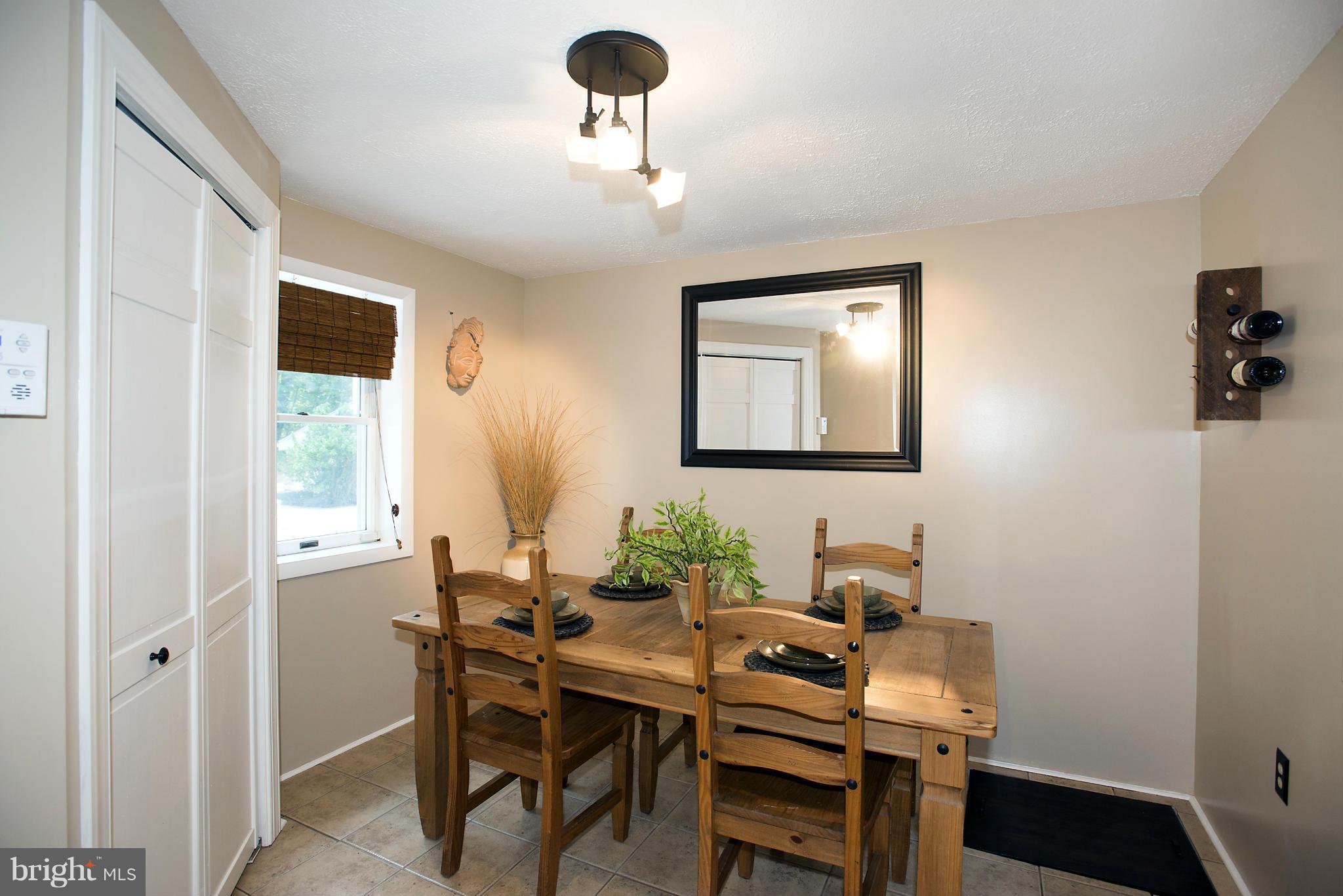3300 Mail Road Westminster, MD 21157 - Photo 9 of 24 Main House - Dining Room