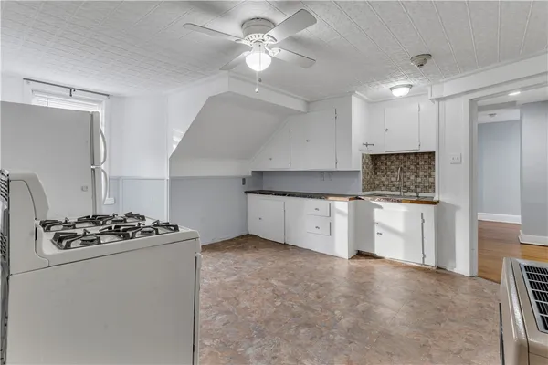 $2,300 | 244 Paradis Avenue, Unit 3, Woonsocket, RI 02895