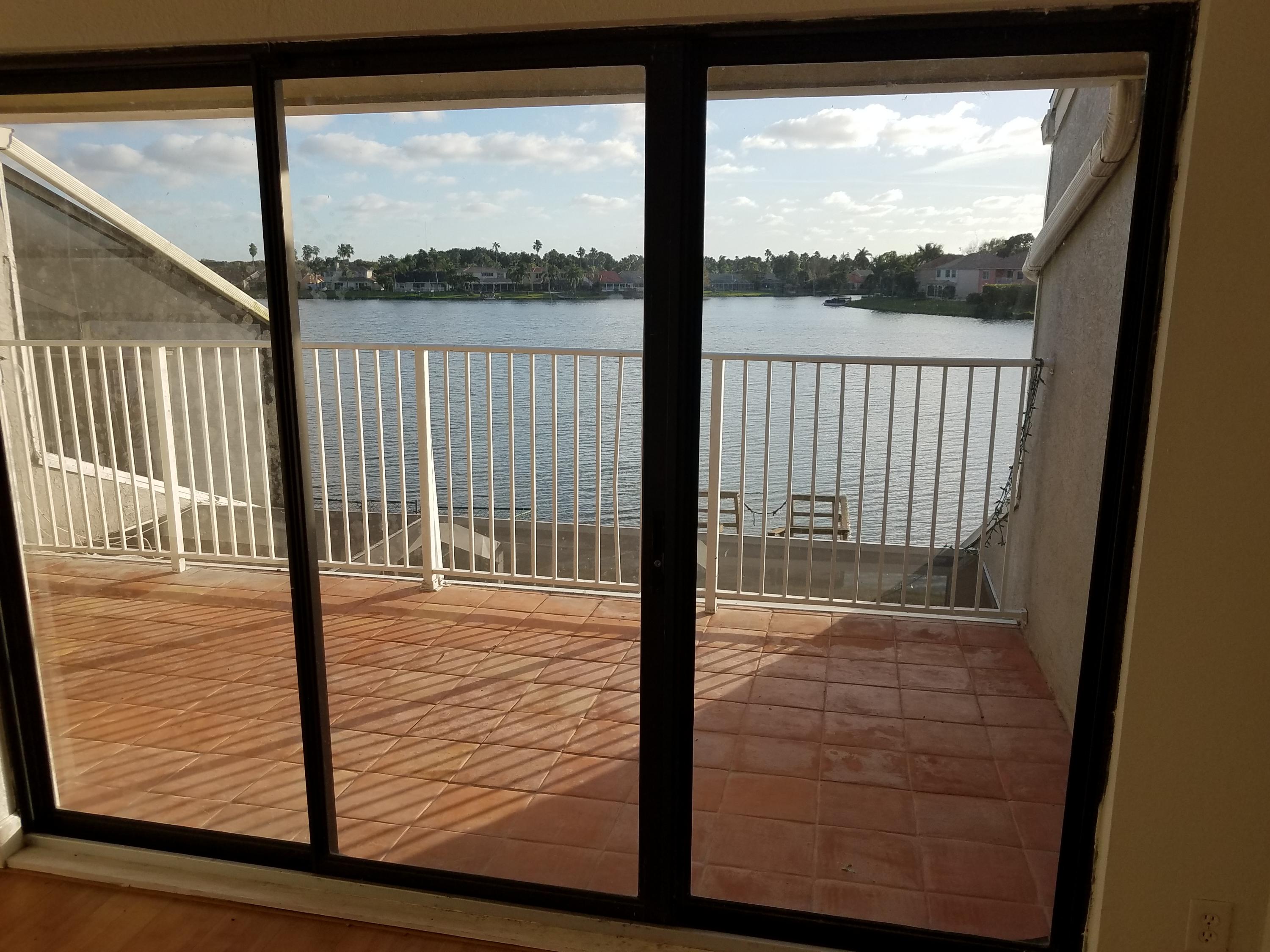 12468 Westhampton Circle Wellington, FL 33414 - Photo 14 of 19 20181230_163724