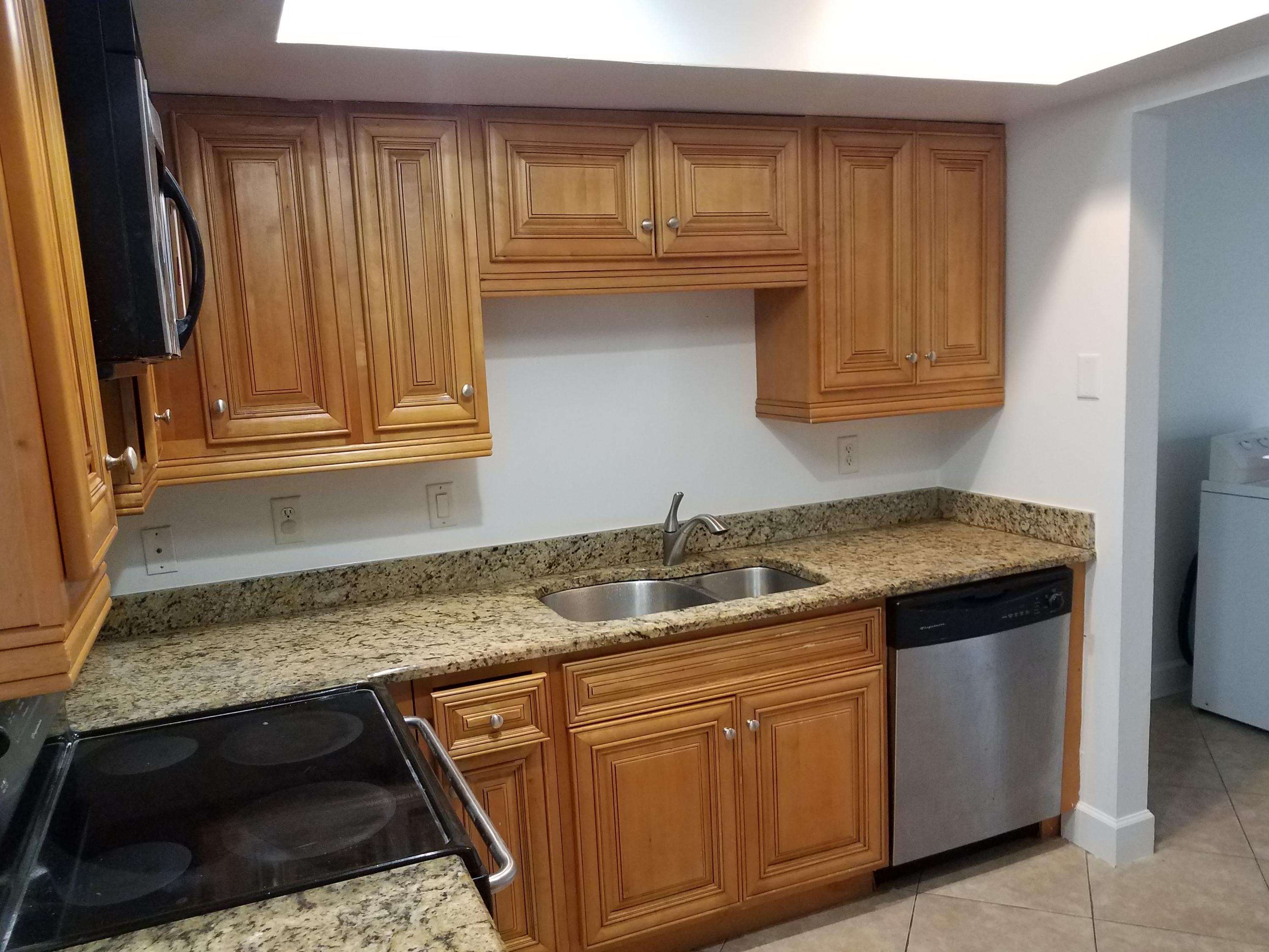 12468 Westhampton Circle Wellington, FL 33414 - Photo 4 of 19 20190111_153810