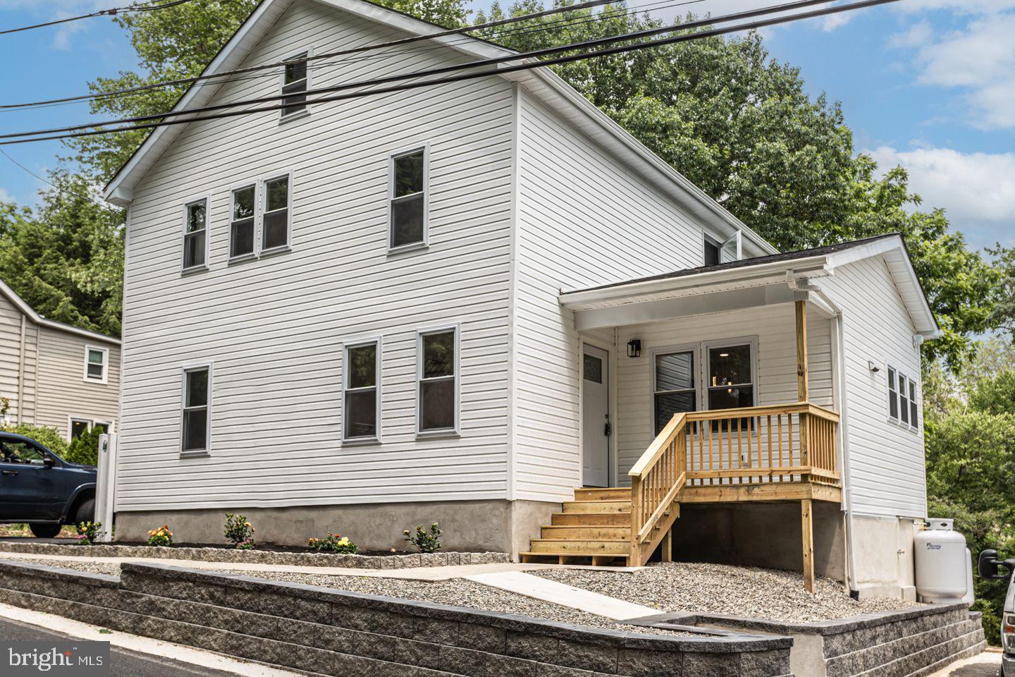 25 Sandy Run Road Yardley, PA 19067 - Photo 1 of 16 Gallery Image 1