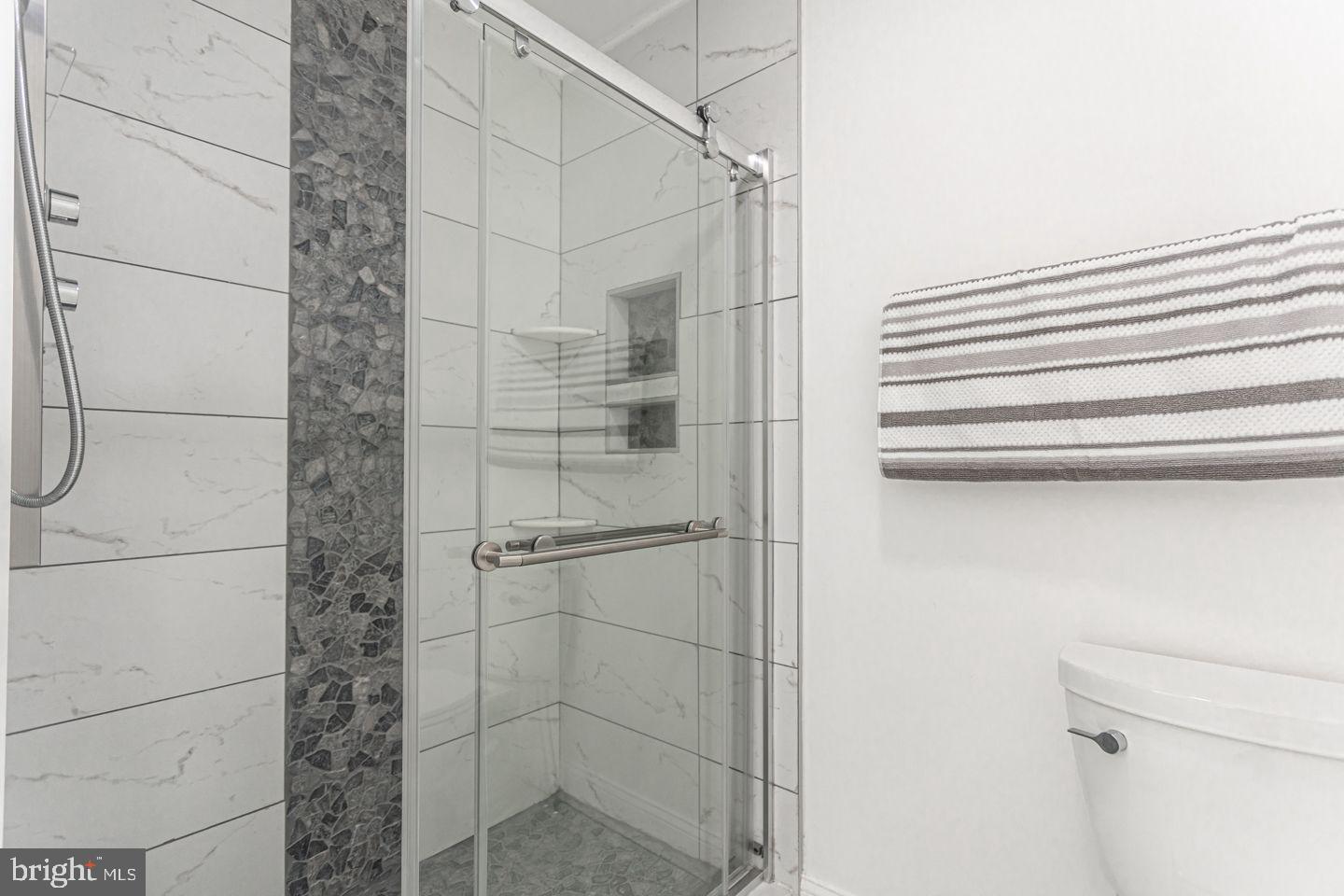 25 Sandy Run Road Yardley, PA 19067 - Photo 11 of 16 Gallery Image 11