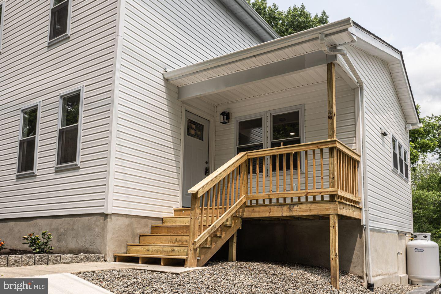 25 Sandy Run Road Yardley, PA 19067 - Photo 2 of 16 Gallery Image 2