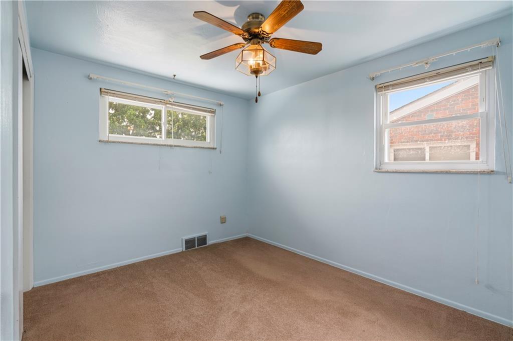 588 Lindsay Road Carnegie, PA 15106 - Photo 11 of 25 Gallery Image 11
