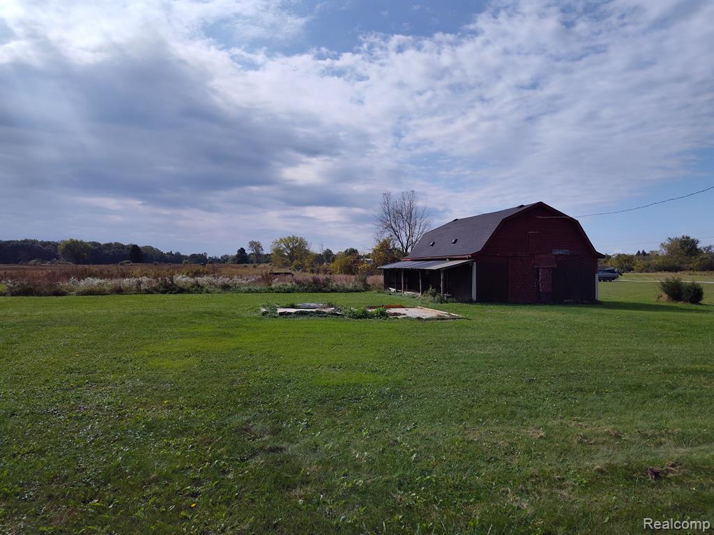 10406 Hill Road Goodrich, MI 48438 - Photo 3 of 21