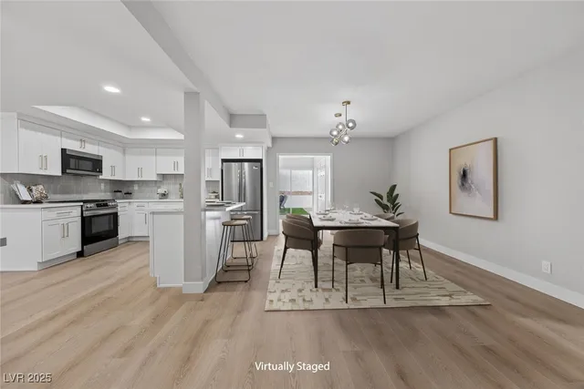 $599,987 | 327 Esquina Drive, Henderson, NV 89014