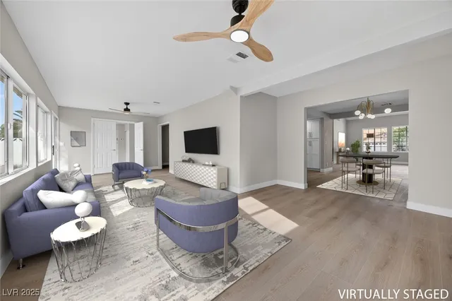 $599,987 | 327 Esquina Drive, Henderson, NV 89014