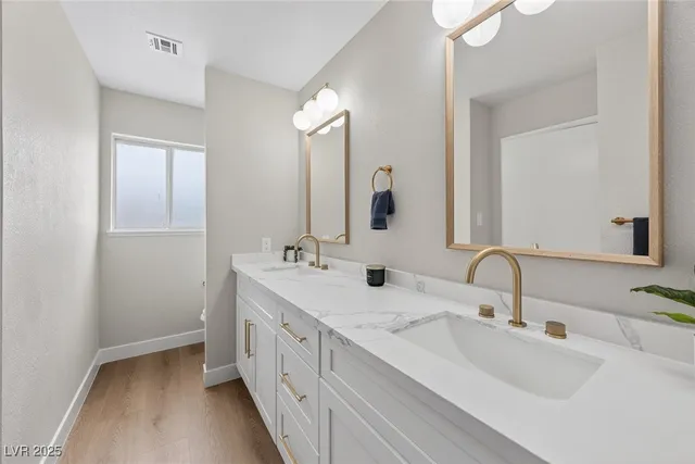 $599,987 | 327 Esquina Drive, Henderson, NV 89014