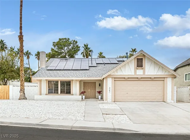 $599,987 | 327 Esquina Drive, Henderson, NV 89014