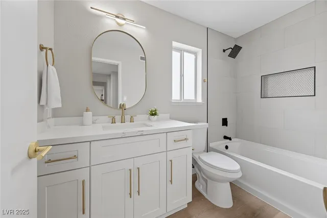 $599,987 | 327 Esquina Drive, Henderson, NV 89014