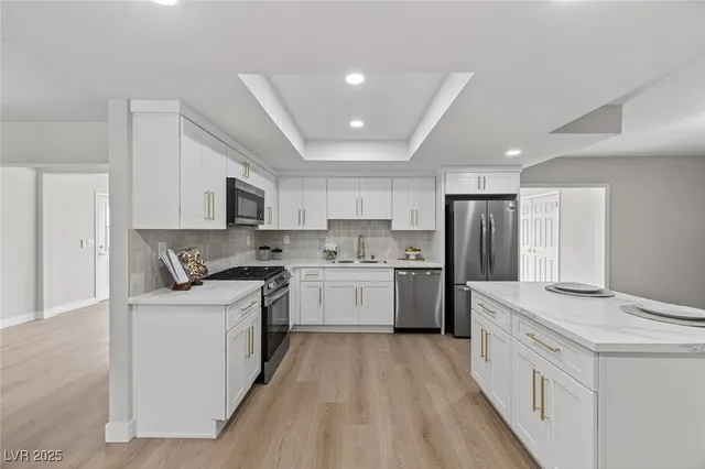 $599,987 | 327 Esquina Drive, Henderson, NV 89014