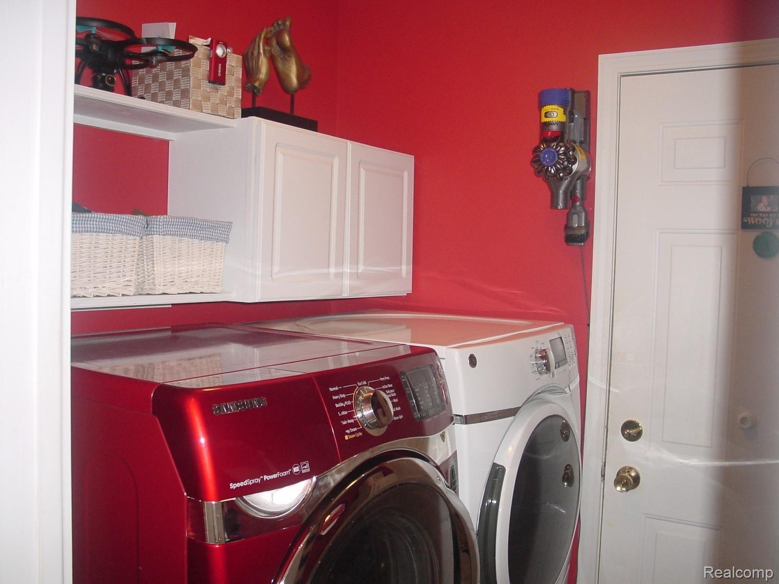 130 Chestnut Ridge Walled Lake, MI 48390 - Photo 32 of 32 laundry.JPG