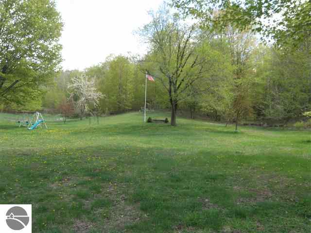 6575 Hunt Road Arcadia, MI 49613 - Photo 27 of 36 1791779-26.JPG