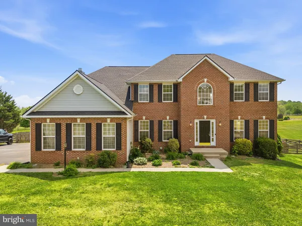 $729,900 | 300 Spruce Hill Way, Charles Town, WV 25414