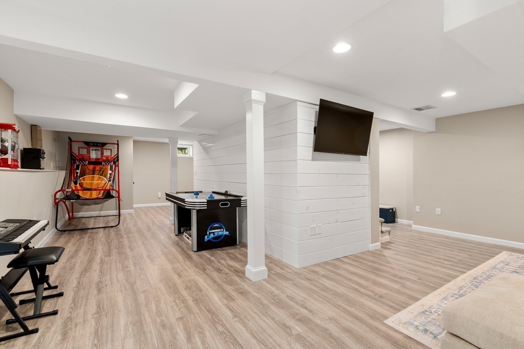 16 Kings Row North Reading, MA 01864 - Photo 22 of 30