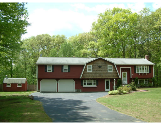 39 Neck Hill Road Mendon, MA 01756 - Photo 3 of 30 Gallery Image 3