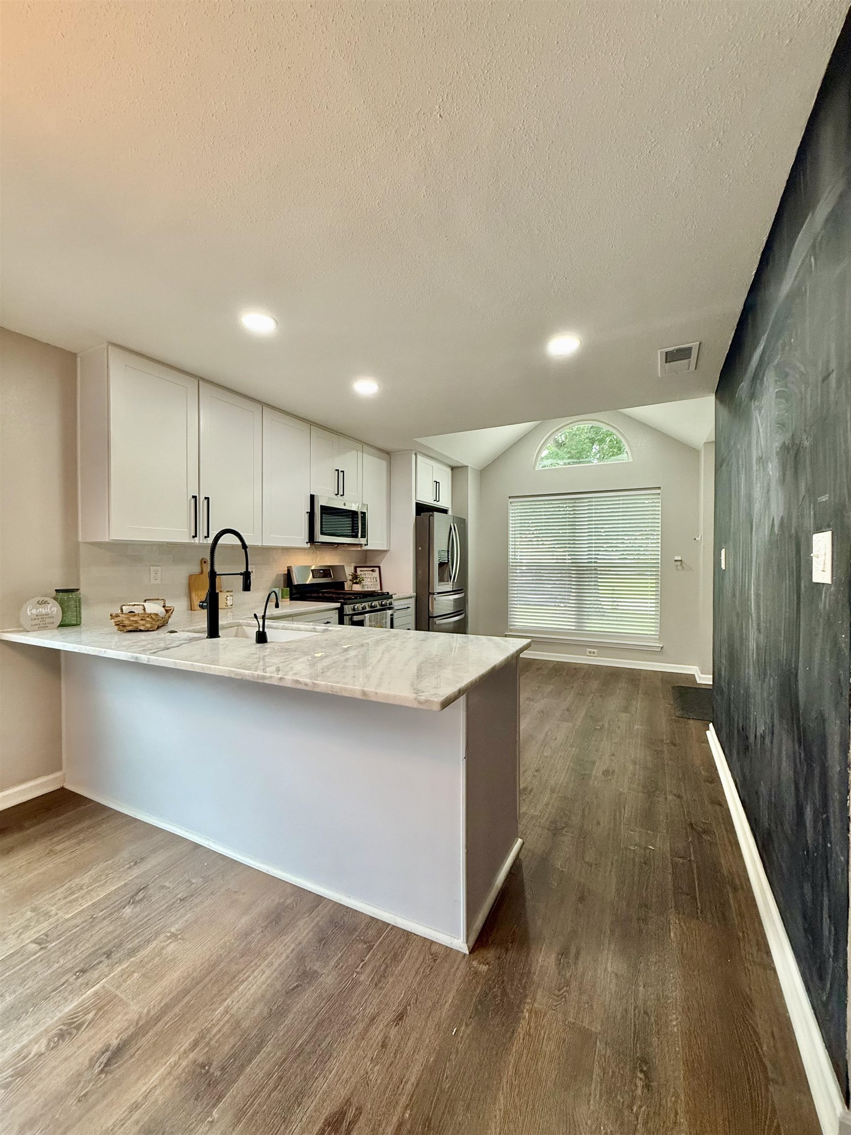 1119 Westmeadow Drive Beaumont, TX 77706 - Photo 4 of 21