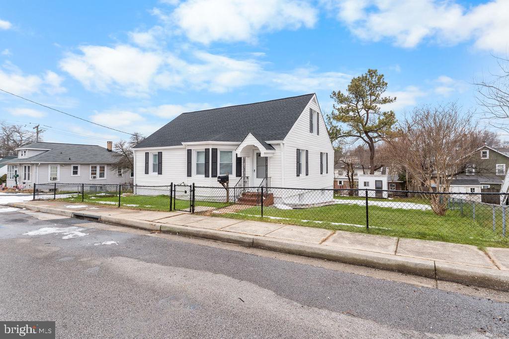 302 4th Avenue Halethorpe, MD 21227 - Photo 2 of 38