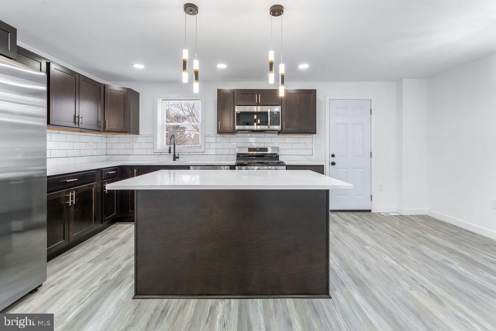 302 4th Avenue Halethorpe, MD 21227 - Photo 10 of 38