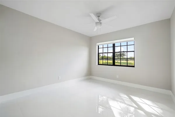 $329,900 | 5794 Parkwalk Circle West, Boynton Beach, FL 33472