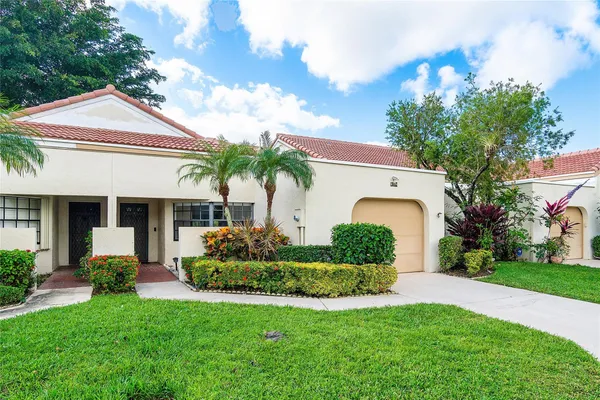 $329,900 | 5794 Parkwalk Circle West, Boynton Beach, FL 33472