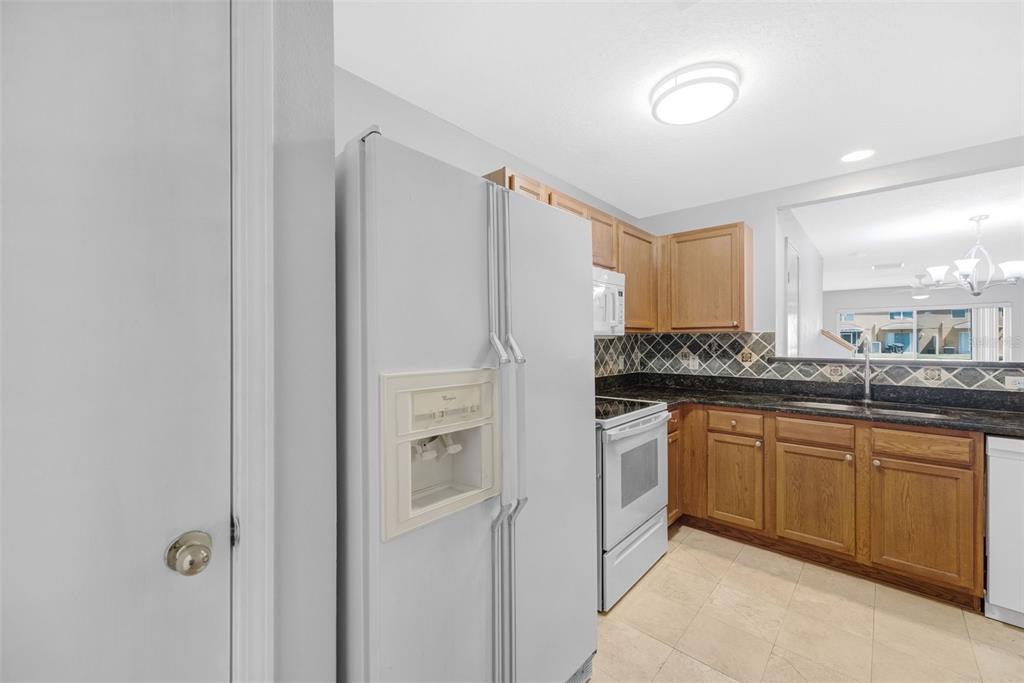 6928 Hawthorne Trace Lane Riverview, FL 33578 - Photo 14 of 38