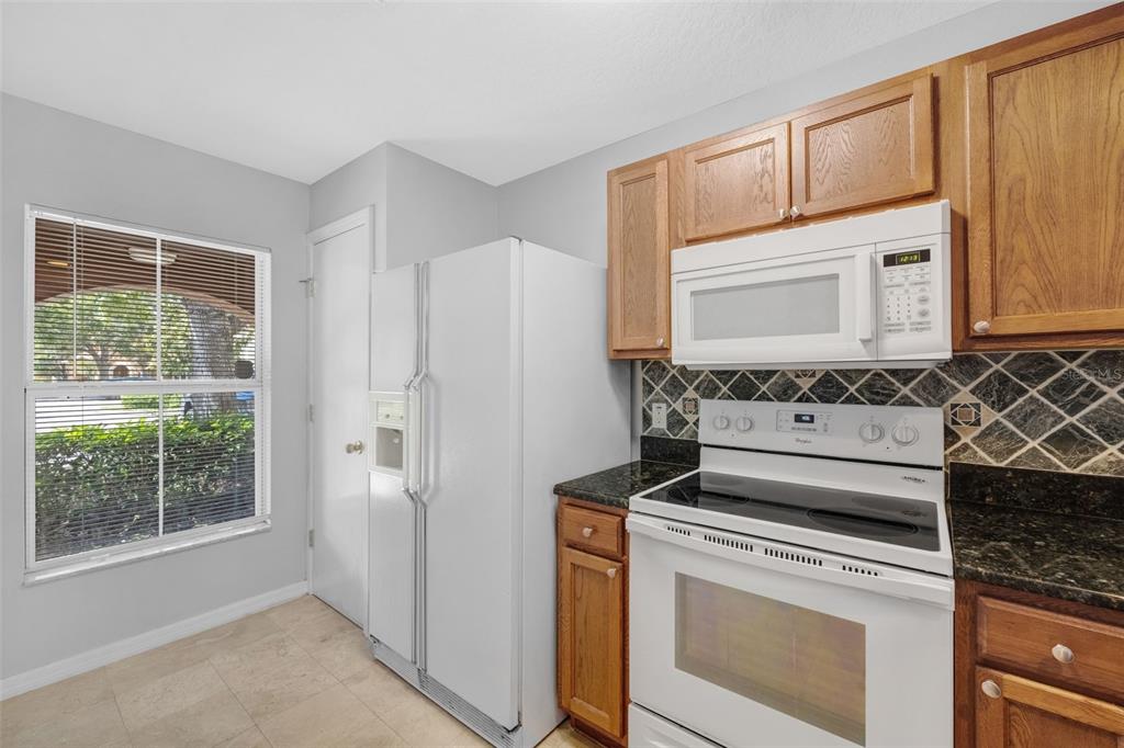 6928 Hawthorne Trace Lane Riverview, FL 33578 - Photo 15 of 38