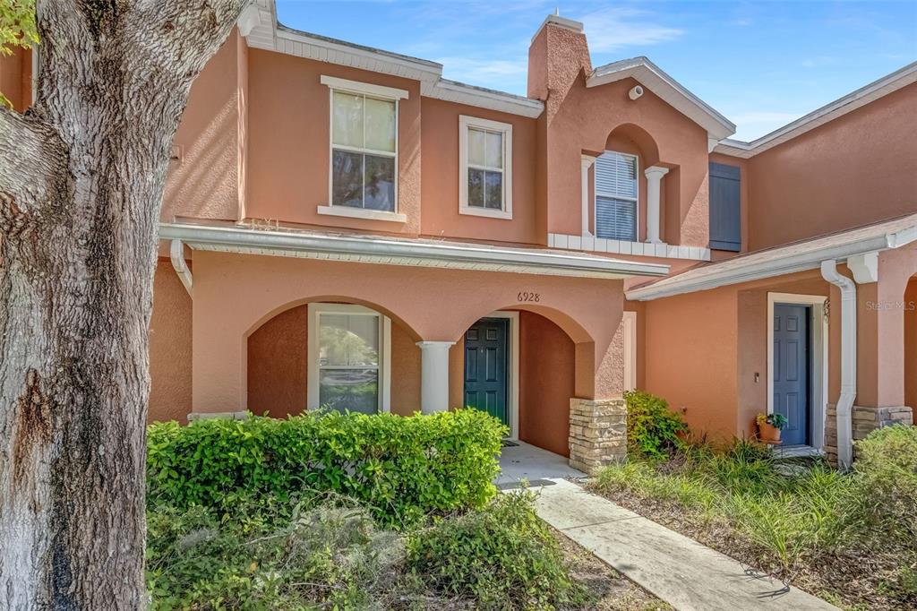 6928 Hawthorne Trace Lane Riverview, FL 33578 - Photo 7 of 38