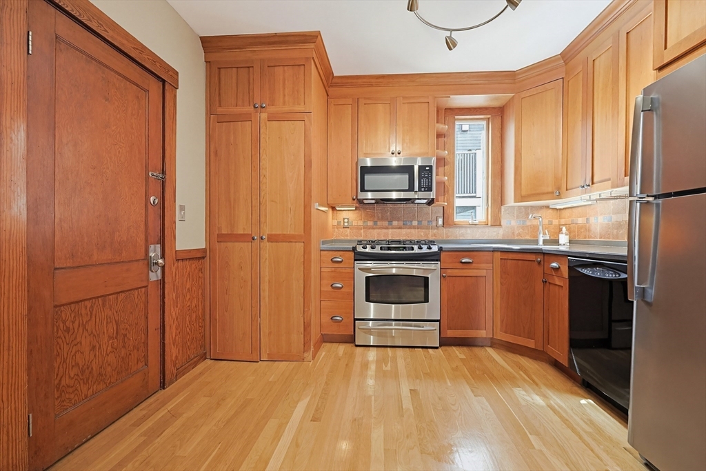 39 Sedgwick Street, Unit 1 Boston, MA 02130 - Photo 5 of 30