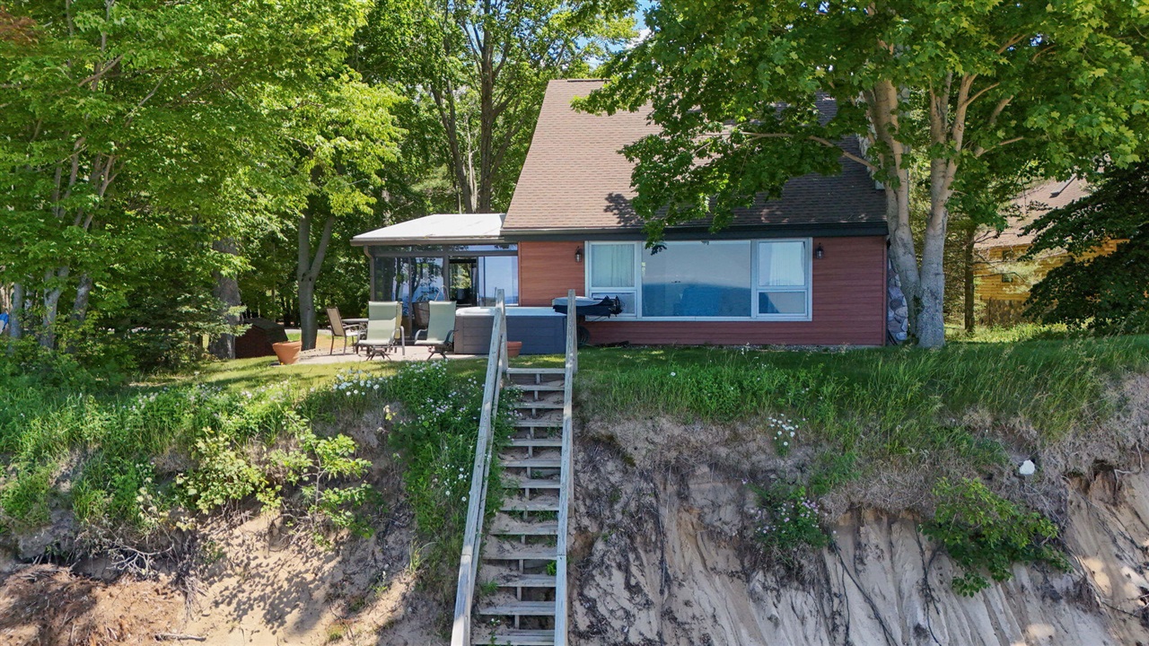 4616 West Fox Farm Road Manistee, MI 49660 - Photo 19 of 50