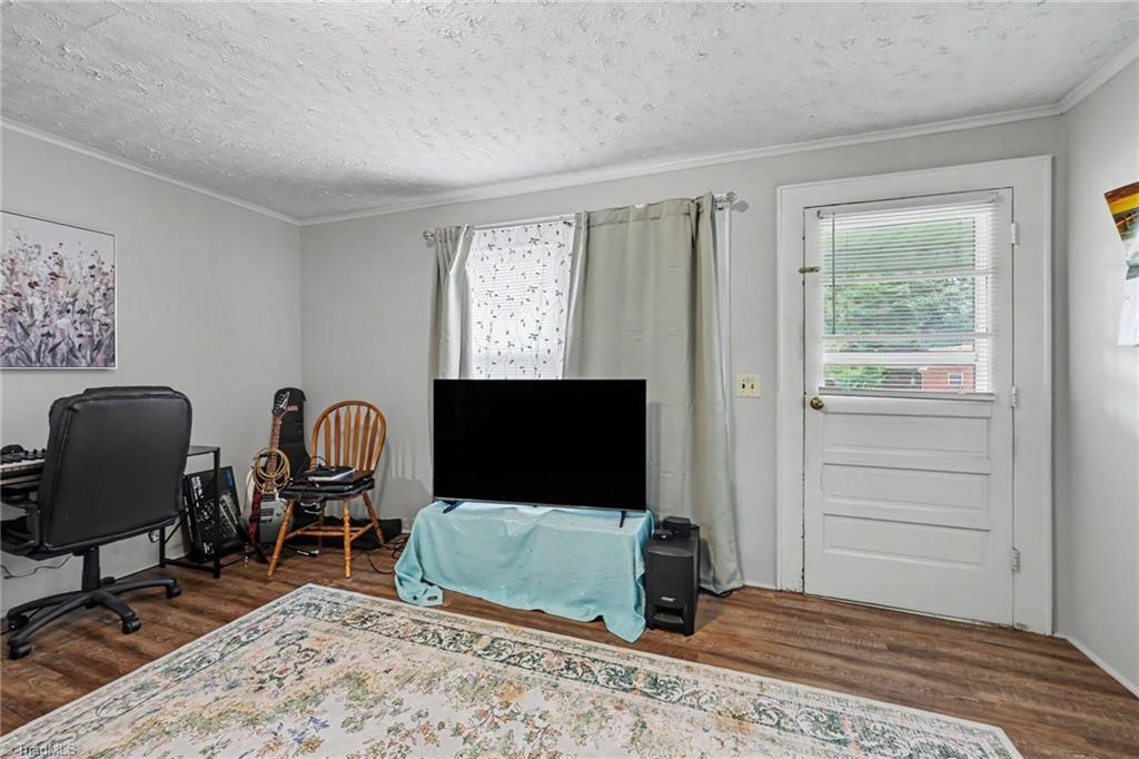 809 Arthur Avenue High Point, NC 27263 - Photo 5 of 50 Gallery Image 5