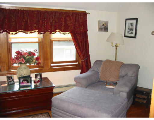 56 Woodside Road Winchester, MA 01890 - Photo 4 of 9 Gallery Image 4
