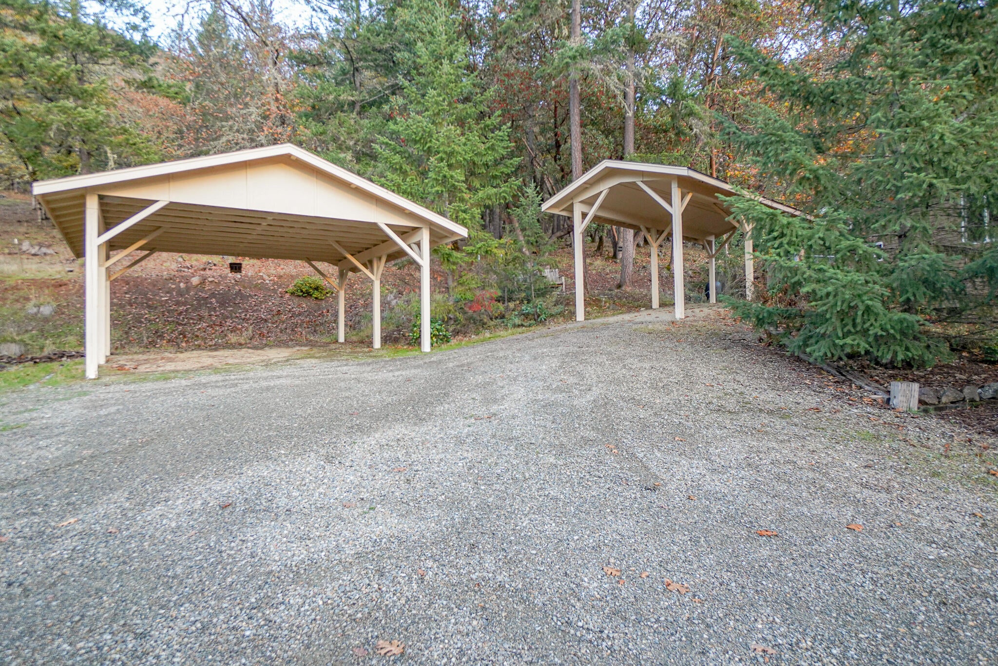 783 Trollview Road Grants Pass, OR 97527 - Photo 8 of 49 DSC09346