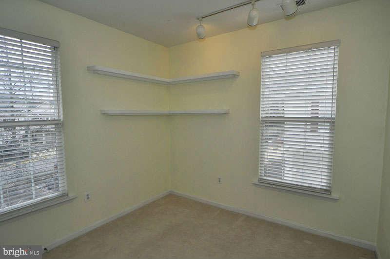 11408 Gate Hill Place, Unit O Reston, VA 20194 - Photo 17 of 30 an empty room with a window