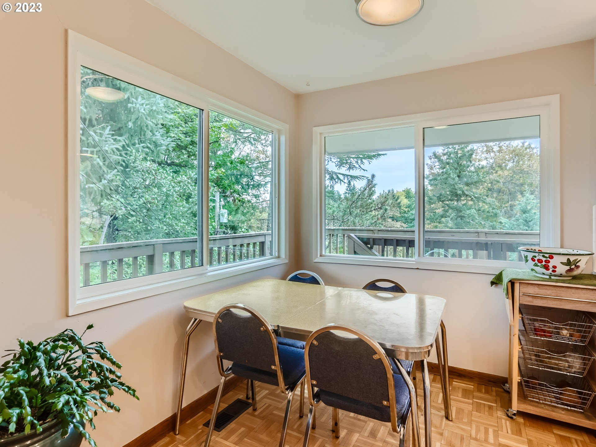 7130 Southwest Gable Park Road Portland, OR 97225 - Photo 12 of 28 Gallery Image 12