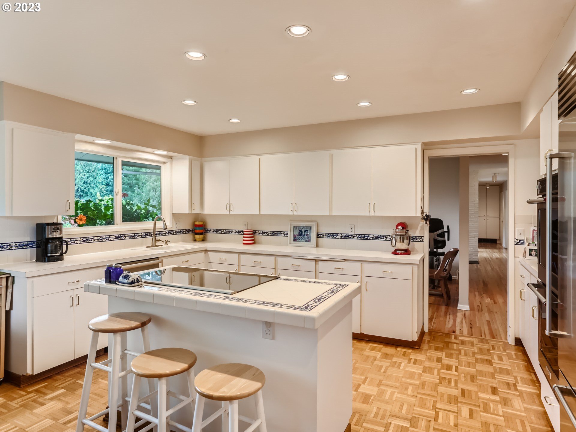 7130 Southwest Gable Park Road Portland, OR 97225 - Photo 8 of 28 Gallery Image 8