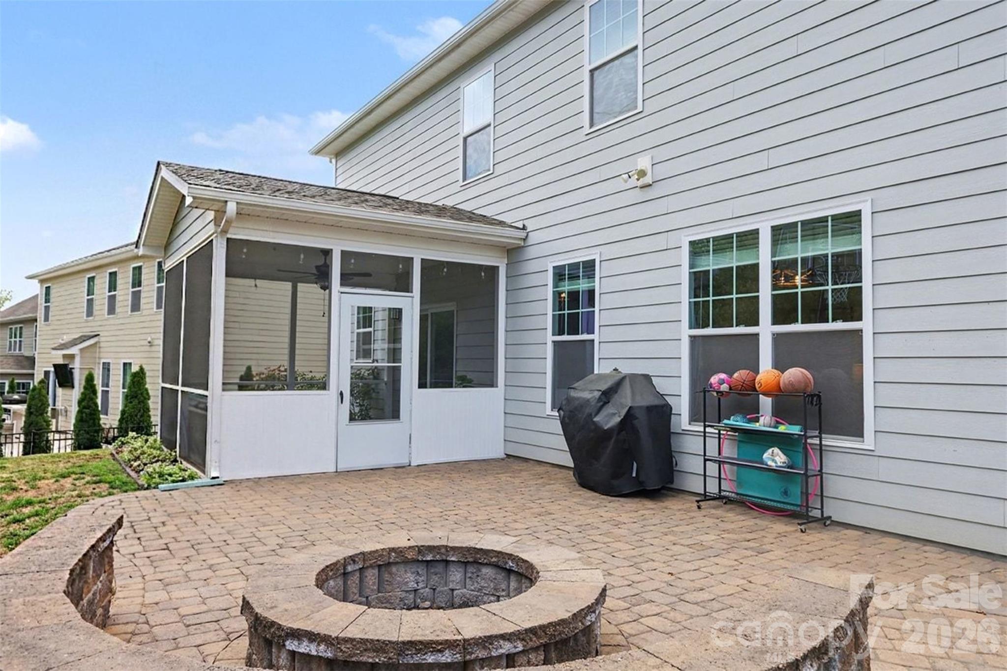 850 Coralbell Way Fort Mill, SC 29708 - Photo 37 of 48 a backyard of a house with barbeque oven