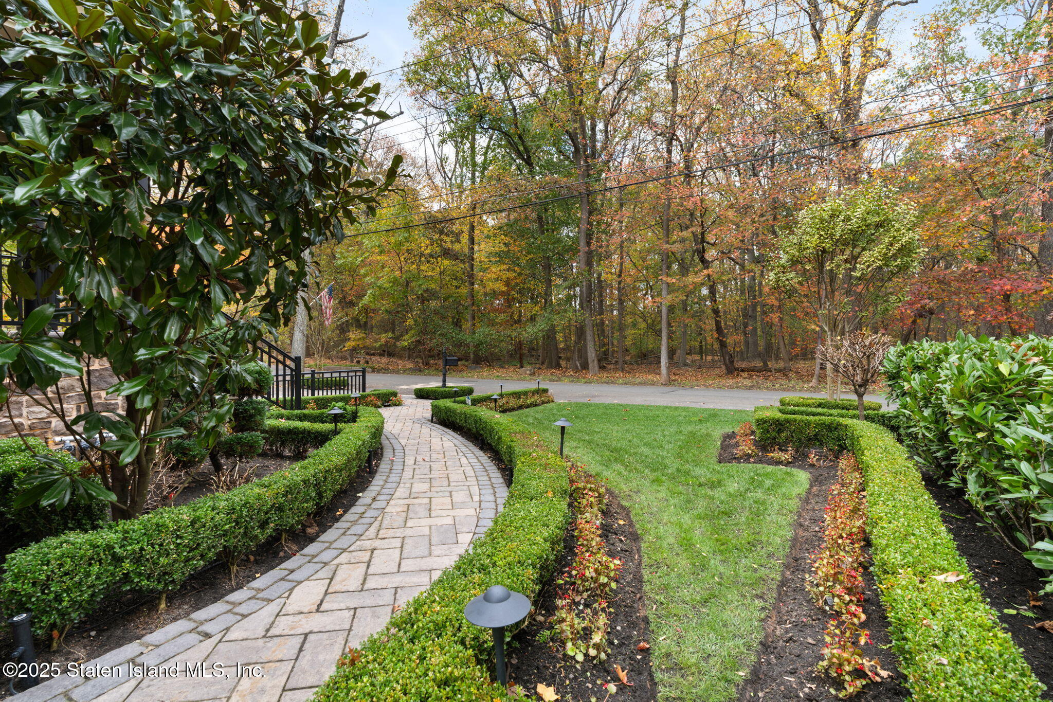 312 London Road Staten Island, NY 10306 - Photo 78 of 82 321 London Rd