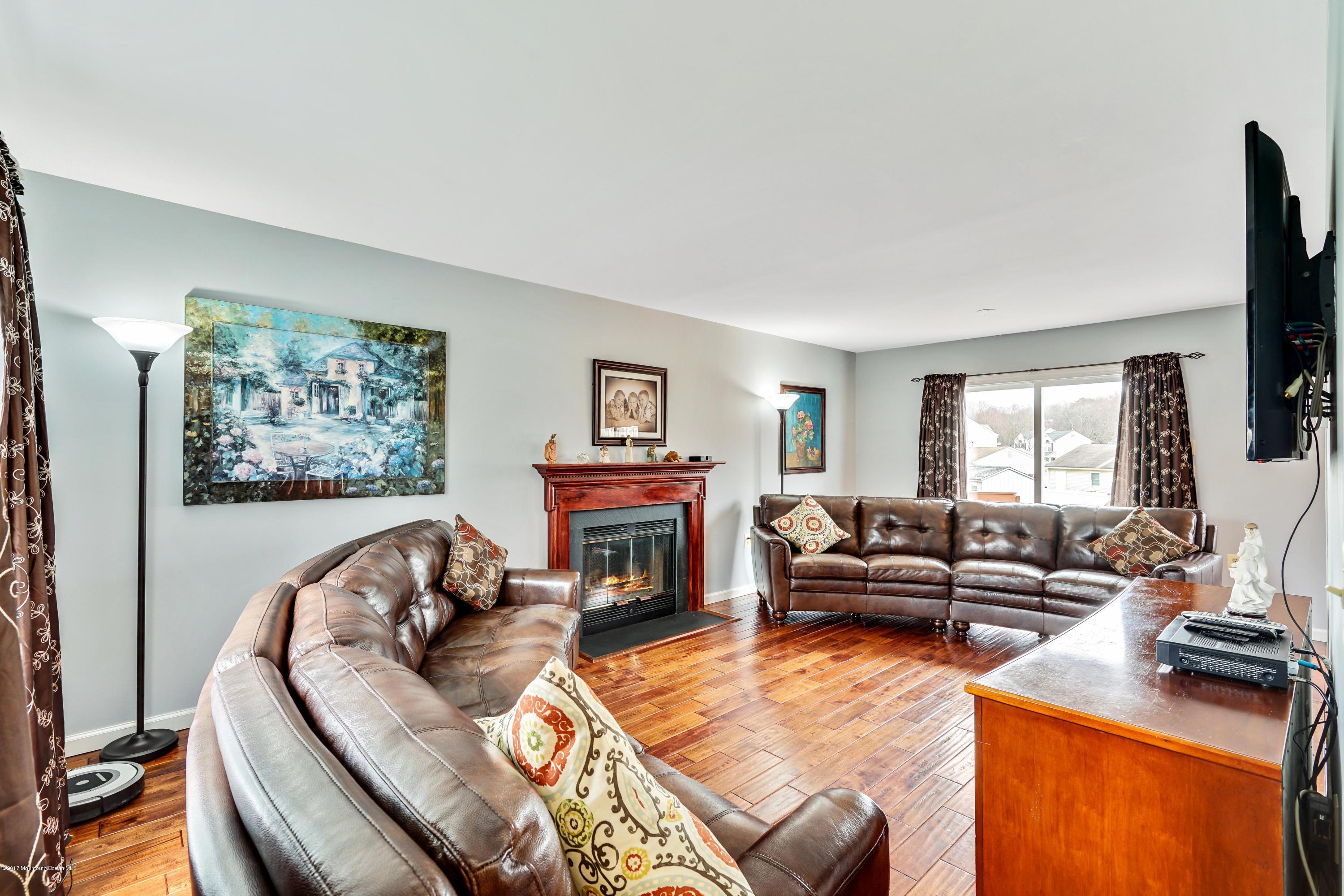 17 Shadow Ridge Court Howell, NJ 07731 - Photo 11 of 50 17 Shadow Ridge Ct Howell NJ-print-017-2