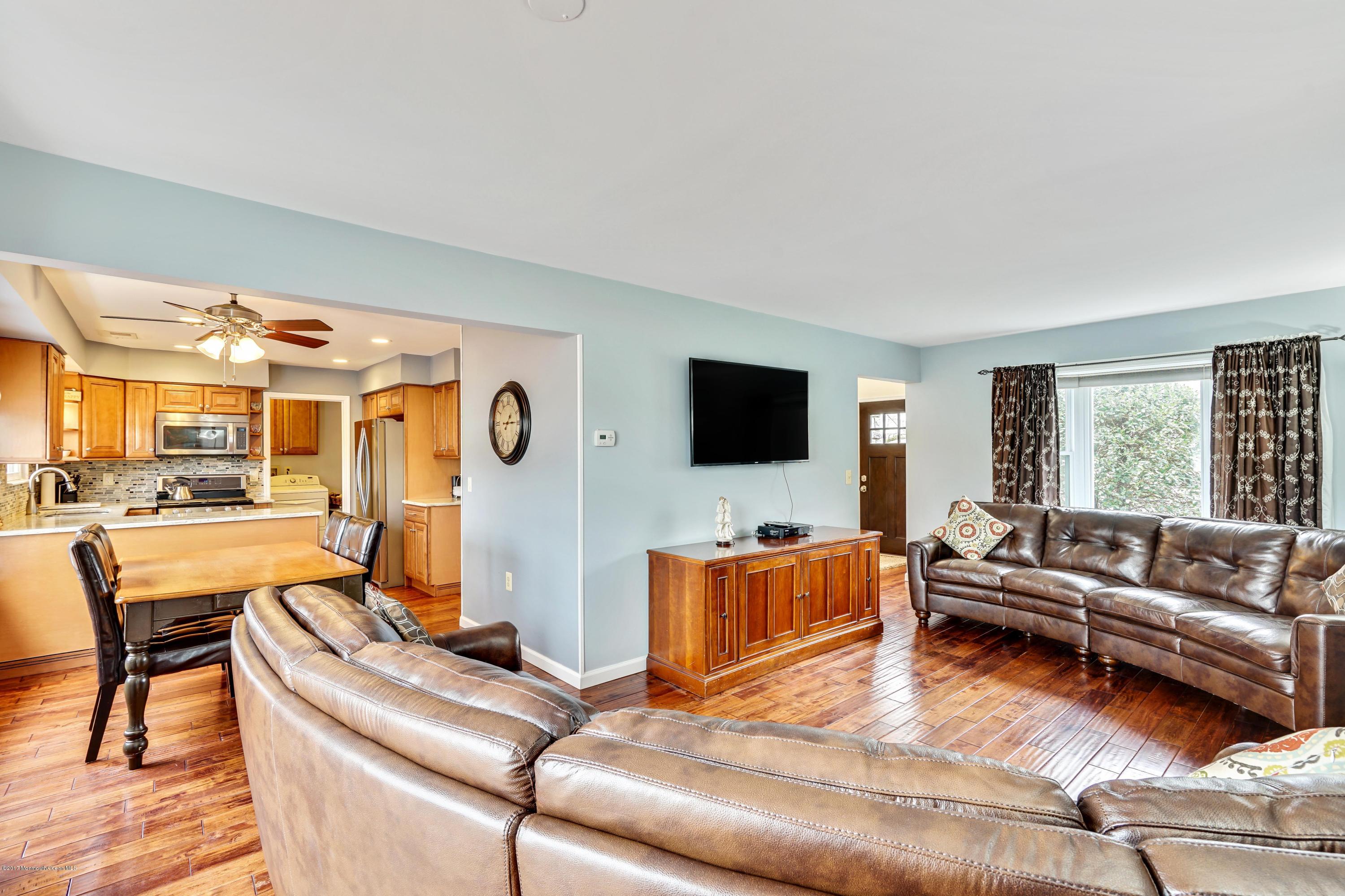 17 Shadow Ridge Court Howell, NJ 07731 - Photo 15 of 50 17 Shadow Ridge Ct Howell NJ-print-022-2