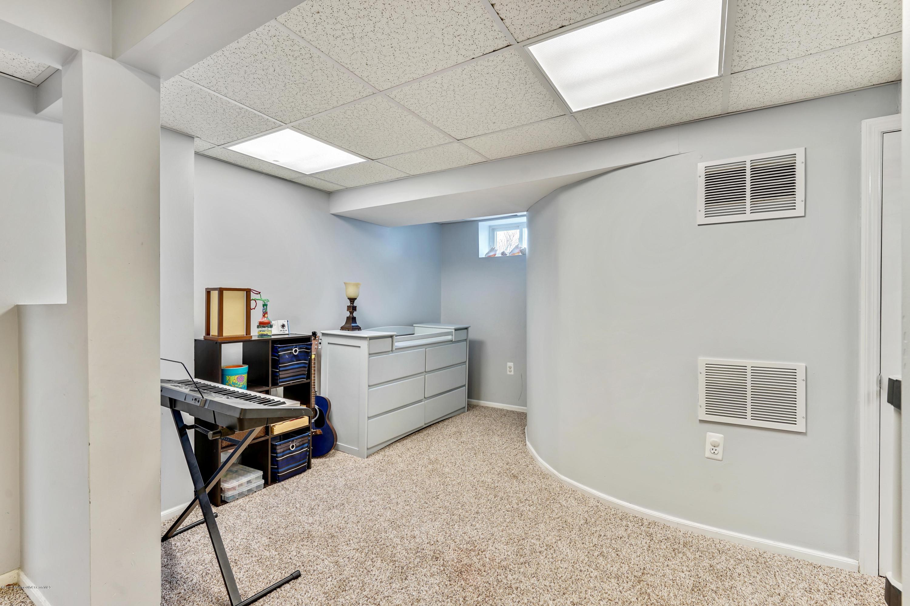 17 Shadow Ridge Court Howell, NJ 07731 - Photo 38 of 50 17 Shadow Ridge Ct Howell NJ-print-053-3