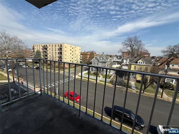 $2,250 | 281 Park Street, Unit 3B, Hackensack, NJ 07601
