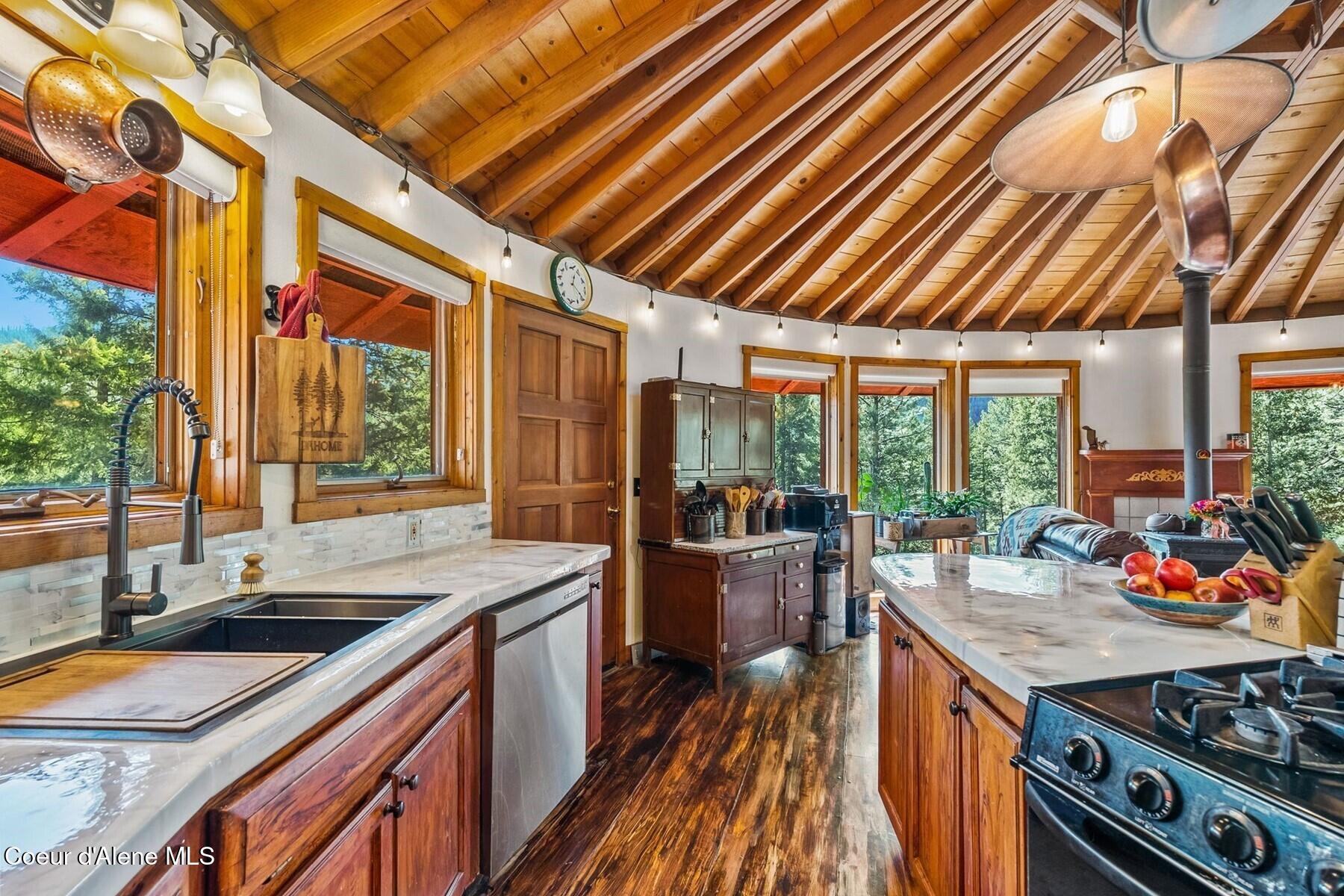 4057 Jewel Lake Road Sagle, ID 83860 - Photo 7 of 52 New kitchen counters