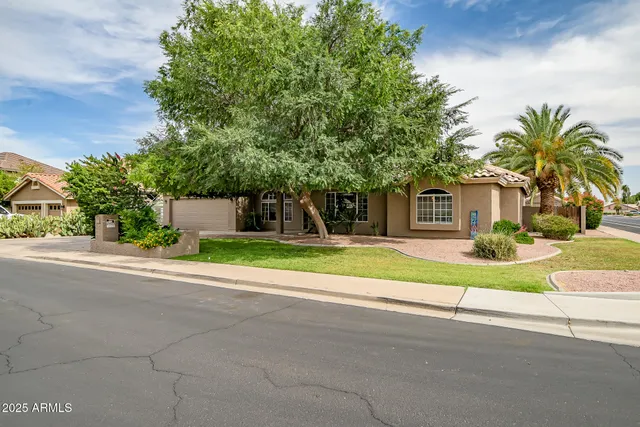 $723,000 | 2405 East Lynwood Circle, Mesa, AZ 85213