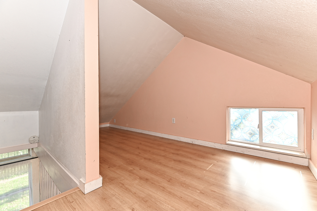 2220 South 14th Street Milwaukee, WI 53215 - Photo 16 of 27 Lofted room upper