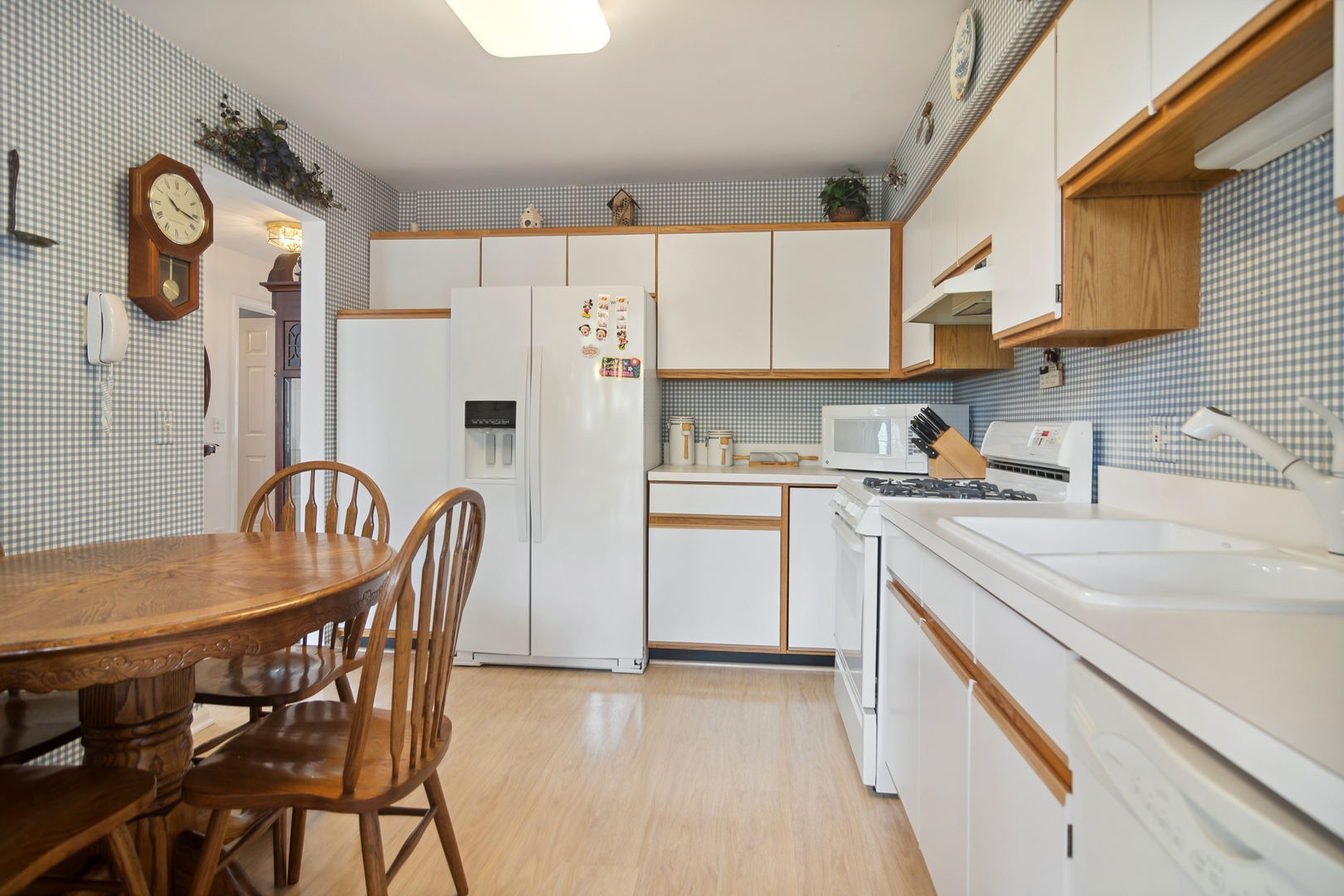 1068 Stillwater Road Elgin, IL 60120 - Photo 6 of 14 Gallery Image 6
